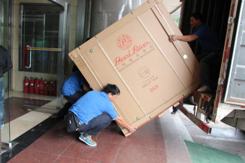 光泽钢琴贵重工艺品无忧运